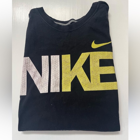nike shirt - Picture 2 of 2